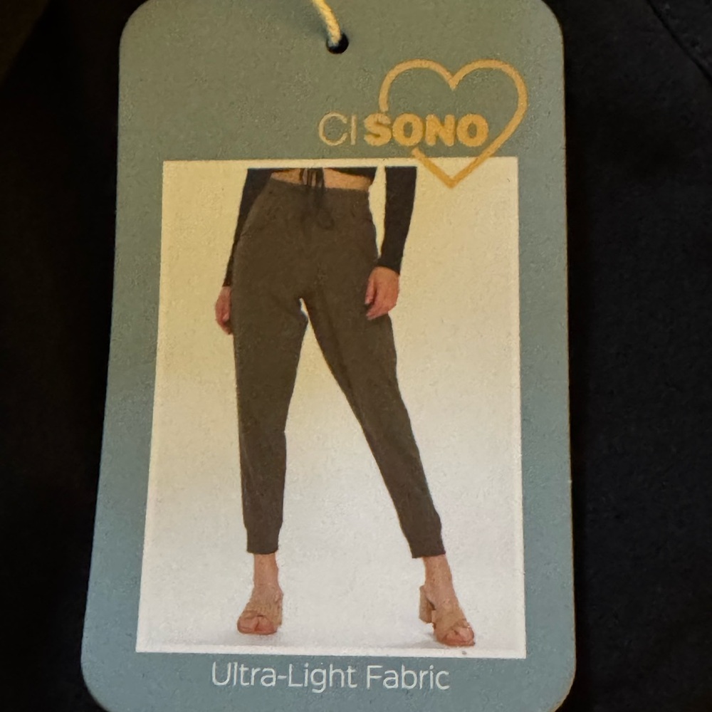 Ci Sono black Move Freely pants Large New With Tags ultra-light fabric